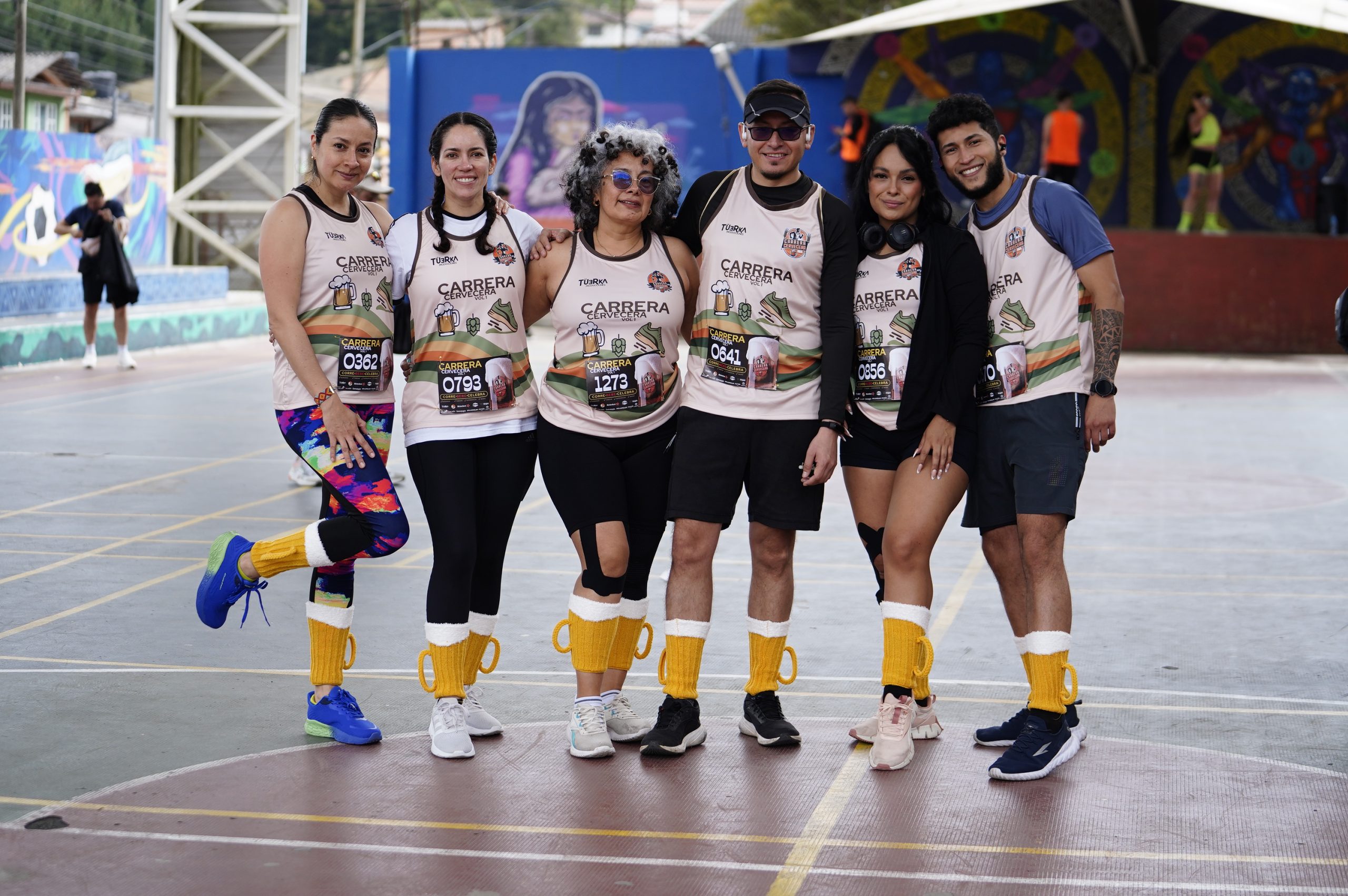 Grupo de personas felices en una carrera