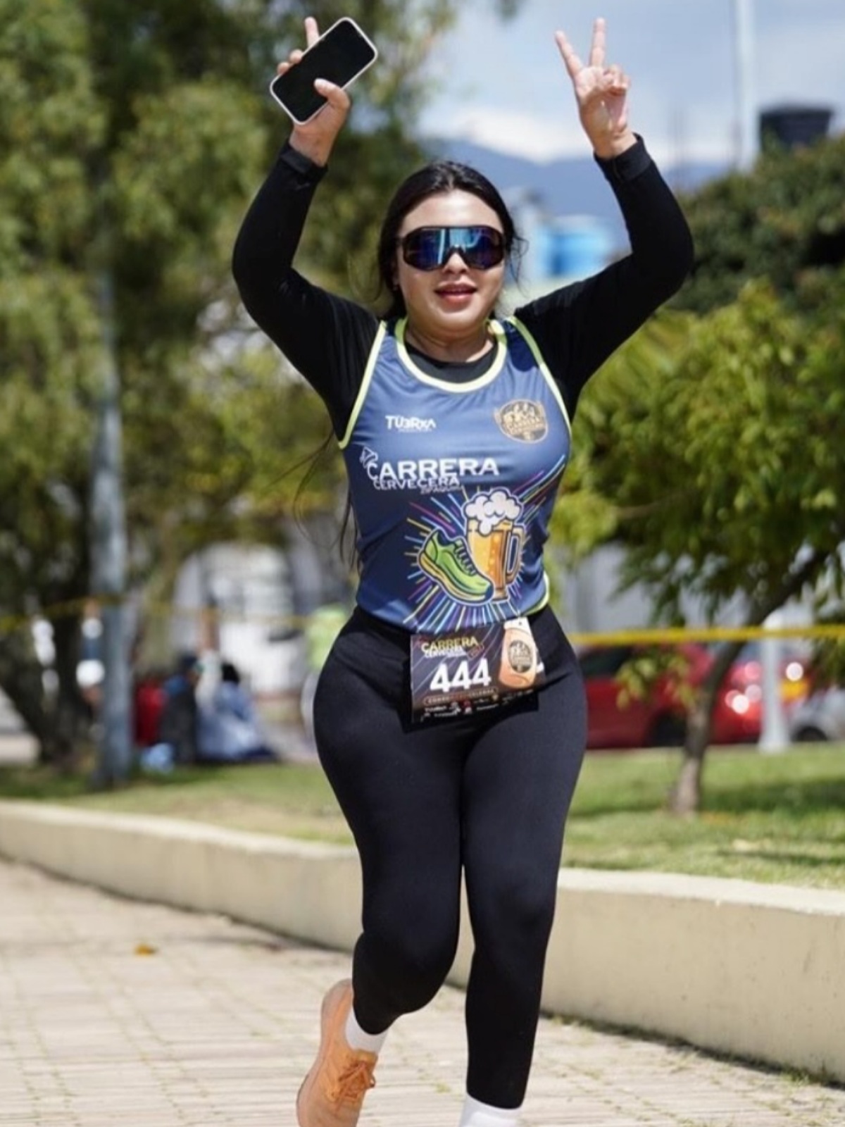 Llegada con público en Carrera Cervecera